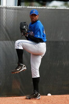 PORT SAINT LUCIE, FL - MARCH 08:  Orlando Hernandez #26 of the New York Mets pitches during Spring Training practice at Tradition Field on March 8, 2008 in Port Saint Lucie, Florida.  (Photo by Doug Benc/Getty Images)