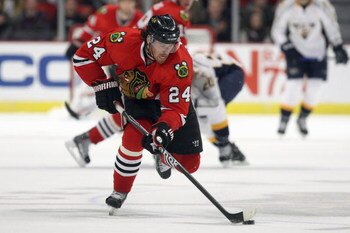 CHICAGO - APRIL 03:  Martin Havlat #24 of the Chicago Blackhawks handles the puck during the game against the Nashville Predators on April 3, 2009 at the United Center in Chicago, Illinois. (Photo by Jonathan Daniel/Getty Images)