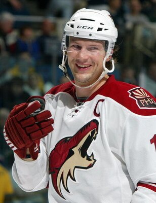 UNIONDALE, NY - MARCH 08:  Shane Doan #19 of the Phoenix Coyotes looks on against the New York Islanders on March 8, 2009 at Nassau Coliseum in Uniondale, New York.  (Photo by Jim McIsaac/Getty Images)