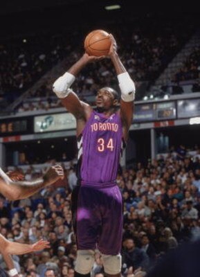 14 Nov 2001:  Center Hakeem Olajuwon #34 of the Toronto Raptors shoots the ball against the Sacramento Kings during the NBA game at Arco Arena in Sacramento, California. The Kings defeated the Raptors 95-86. NOTE TO USER:  User expressly acknowledges and 