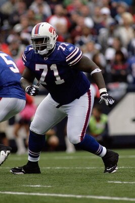 ORCHARD PARK, NY - SEPTEMBER 21:  Jason Peters #71 of the Buffalo Bills blocks during the game against the Oakland Raiders on September 21, 2008 at Ralph Wilson Stadium in Orchard Park, New York. (Photo by Rick Stewart/Getty Images)