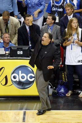 ORLANDO, FL - JUNE 11:  Head coach Stan Van Gundy of the Orlando Magic calls out the play in Game Four of the 2009 NBA Finals against the Los Angeles Lakers on June 11, 2009 at Amway Arena in Orlando, Florida.  The Lakers won 99-91 in overtime.  NOTE TO U