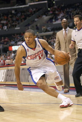 LOS ANGELES, CA - JANUARY 11: Eric Gordon #10 of the Los Angeles Clippers dribbles the ball against the Phoenix Suns on January 11, 2009 at Staples Center in Los Angeles, California. The Suns won 109-103. NOTE TO USER: User expressly acknowledges and a