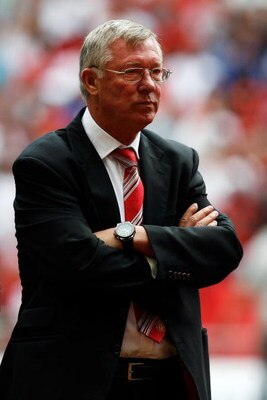 LONDON, ENGLAND - AUGUST 09:  Sir Alex Ferguson manager of Manchester United looks on prior to the FA Community Shield match between Manchester United and Chelsea at Wembley Stadium on August 9, 2009 in London, England.  (Photo by Paul Gilham/Getty Images