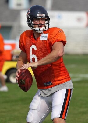 BOURBONNAIS, IL - AUGUST 04: Jay Cutler #6 of the Chicago Bears looks for a receiver during a training camp practice on August 4, 2009 at Olivet Nazarene University in Bourbonnais, Illinois. (Photo by Jonathan Daniel/Getty Images)