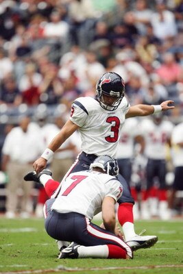 HOUSTON - OCTOBER 9:  Kicker Kris Brown #3 of the Houston Texans kicks a field goal against the Tennessee Titans at Reliant Stadium on October 9, 2005 in Houston, Texas. The Titans defeated the Texans 34-20. (Photo by Jeff Gross/Getty Images)