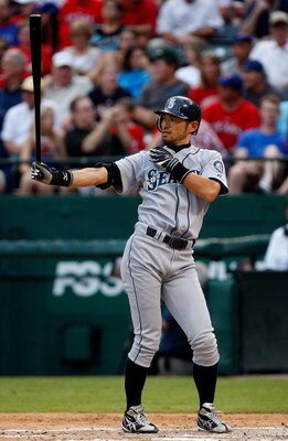ARLINGTON, TX - JULY 31:  Ichiro Suzuki #51 of the Seattle Mariners on July 31, 2009 at Rangers Ballpark in Arlington, Texas.  (Photo by Ronald Martinez/Getty Images)