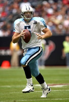 HOUSTON - DECEMBER 14: Quarterback Kerry Collins #5 of the Tennessee Titans rolls out with the ball against the Houston Texans on December 14, 2008 at Reliant Stadium in Houston, Texas.  (Photo by Stephen Dunn/Getty Images)