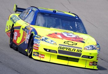 BROOKLYN, MI - AUGUST 14:  Mark Martin, driver of the #5 Kellogg's/Carquest Chevrolet, drives during practice for the NASCAR Sprint Cup Series Michigan 400 at Michigan Internetional Speedway on August 14, 2009 in Brooklyn, Michigan.  (Photo by Harry How/G