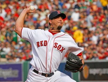 BOSTON - APRIL 25:  Josh Beckett #19 of the Boston Red Sox throws against the New York Yankees at Fenway Park, April 25, 2009, in Boston, Massachusetts. (Photo by Jim Rogash/Getty Images)