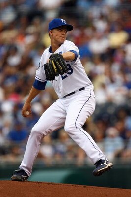KANSAS CITY, MO - JUNE 17:  Zack Greinke #23 of the Kansas City Royals pitches against the Arizona Diamondbacks during the game on June 17, 2009 at Kauffman Stadium in Kansas City, Missouri. (Photo by Jamie Squire/Getty Images)