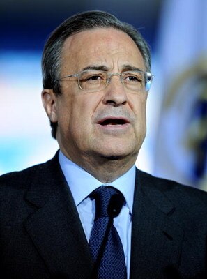MADRID, SPAIN - JUNE 02:  Real Madrid president Florentino Perez speaks a word of welcome during the presentation of the new Real Madrid coach Manuel Pellegrini at the Santiago Bernabeu stadium on June 2, 2009 in Madrid, Spain. The 55-year-old former Vill