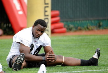 PITTSBURGH - MAY 01: Rashard Mendenhall #34 of the Pittsburgh Steelers stretches during rookie training camp at the Pittsburgh Steelers Practice Facility on May 1, 2009 in Pittsburgh, Pennsylvania. (Photo by Joe Sargent/Getty Images)