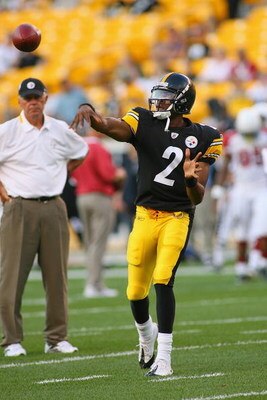 PITTSBURGH - AUGUST 13:  Dennis Dixon #2 of the Pittsburgh Steelers warms up prior to the preseason NFL game against the Arizona Cardinals at Heinz Field on August 13, 2009 in Pittsburgh, Pennsylvania.  The Steelers won 20-10.  (Photo by Rick Stewart/Gett