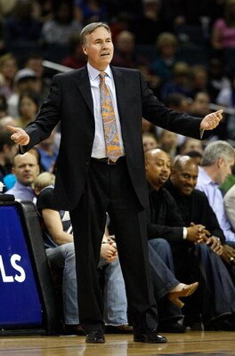 CHARLOTTE, NC - MARCH 28:  Head coach Mike D'Antoni of the New York Knicks argues a call during their game against the Charlotte Bobcats at Time Warner Cable Arena on March 28, 2009 in Charlotte, North Carolina.  NOTE TO USER: User expressly acknowledges 
