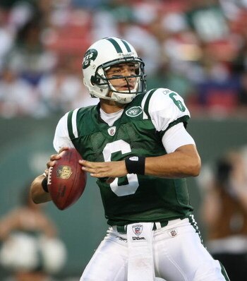 EAST RUTHERFORD, NJ - AUGUST 14:  Mark Sanchez #6 of the New York Jets throws a pass against the St. Louis Rams during their preseason game at Giants Stadium on August 14, 2009  in East Rutherford, New Jersey.  (Photo by Nick Laham/Getty Images)