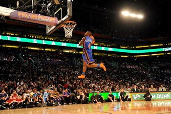 PHOENIX - FEBRUARY 14:  Nate Robinson of the New York Knicks participates in the Sprite Slam Dunk Contest on All-Star Saturday Night, part of 2009 NBA All-Star Weekend at US Airways Center on February 14, 2009 in Phoenix, Arizona.  NOTE TO USER: User expr