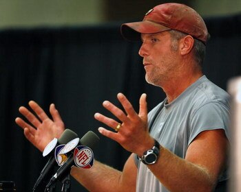 EDEN PRAIRIE, MN - AUGUST 18: Brett Favre talks with the media after his first practice with the Minnesota Vikings on August 18, 2009 at Winter Park in Eden Prairie, Minnesota.  (Photo by Scott A. Schneider/Getty Images)