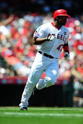 ANAHEIM, CA - AUGUST 12:  Howie Kendrick # 47 of the Los Angeles Angels runs the bases against the Tampa Bay Rays on August 12, 2009 in Anaheim, California. The Angels defeated the Rays 10-5. (Photo by Jacob de Golish/Getty Images)