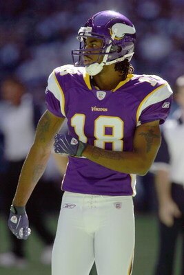 IRVING, TX - OCTOBER 21: Sidney Rice #18 of the Minnesota Vikings walks on the field during the game against the Dallas Cowboys at Texas Stadium on October 21, 2007 in Irving, Texas. (Photo by Ronald Martinez/Getty Images)