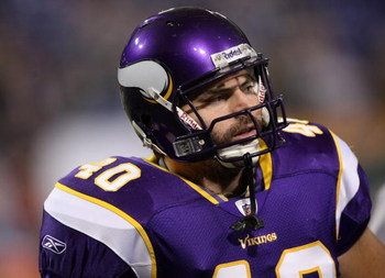 MINNEAPOLIS - NOVEMBER 09: Tight end Jimmy Kleinsasseri #40 of the Minnesota Vikings warms up for the game with the Green Bay Packers on November 9, 2008 at the Metrodome in Mineapolis, Minnesota. The Vikings won 28-27. (Photo by Stephen Dunn/Getty Imag