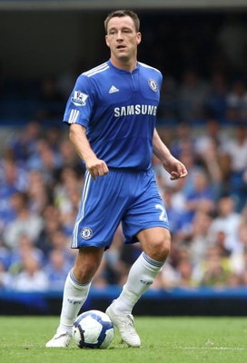 LONDON, ENGLAND - AUGUST 15:  John Terry of Chelsea in action during the Barclays Premier League match between Chelsea and Hull City at Stamford Bridge on August 15, 2009 in London, England.  (Photo by Hamish Blair/Getty Images)