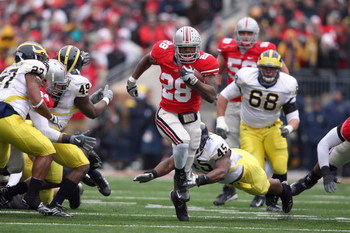 COLUMBUS, OH - NOVEMBER 22: Chris Wells #28 of the Ohio State Buckeyes carries the ball during the Big Ten Conference game against the Michigan Wolverines at Ohio Stadium on November 22, 2008 in Columbus, Ohio. (Photo by Andy Lyons/Getty Images)