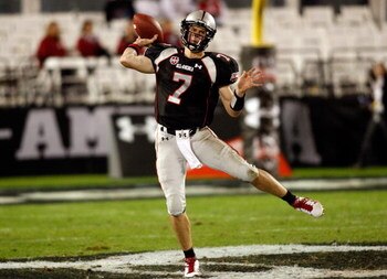 ORLANDO, FL - JANUARY 04:  Quarterback Garrett Gilbert #7 throws a pass during the All America Under Armour Football Game at the Florida Citrus Bowl on January 4, 2009 in Orlando, Florida.  (Photo by J. Meric/Getty Images)