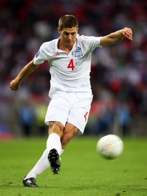 LONDON, ENGLAND - JUNE 10:  Steven Gerrard of England crosses the ball during the FIFA 2010 World Cup Group 6 Qualifying match between England and Andorra at Wembley Stadium on June 10, 2009 in London, England.  (Photo by Mark Thompson/Getty Images)