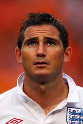 AMSTERDAM, NETHERLANDS - AUGUST 12:  Frank Lampard of England stands for the national anthem prior to the International Friendly between Netherlands and England at the Amsterdam Arena on August 12, 2009 in Amsterdam, Netherlands.  (Photo by Phil Cole/Gett