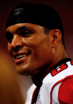 ST. LOUIS, MO - AUGUST 21:  Tight end Tony Gonzalez #88 of the Atlanta Falcons smiles during warmups before the preseason game against the St. Louis Rams at the Edward Jones Dome on August 21, 2009 in St. Louis, Missouri. (Photo by Dilip Vishwanat/Getty I