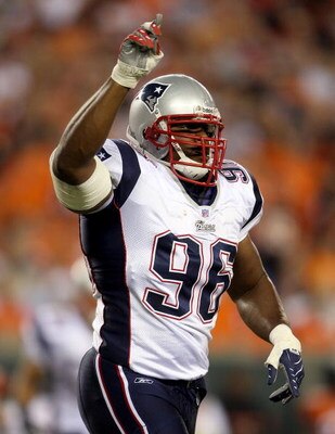 CINCINNATI - OCTOBER 01:  Adalius Thomas #96 of the New England Patriots celebrates a sack against the Cincinnati Bengals during the NFL game on October 1, 2007 at Paul Brown Stadium in Cincinnati, Ohio.  (Photo by Andy Lyons/Getty Images)