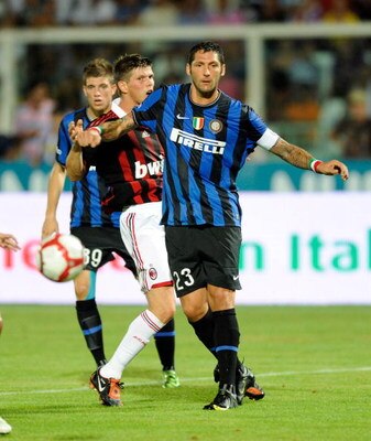 PESCARA, ITALY - AUGUST 14:  Marco Materazzi of Internazionale during the TIM Trophy at 'Adriatico' Stadium on August 14, 2009 in Pescara, Italy.  (Photo by Claudio Villa/Getty Images)