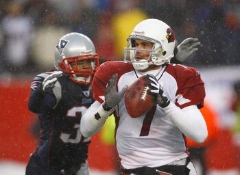 FOXBORO, MA - DECEMBER 21:  Brandon Meriweather #31 of the New England Patriots strips the ball from Matt Leinart #7 of the Arizona Cardinals at Gillette Stadium on December 21, 2008 in Foxboro, Massachusetts. The Patriots won 47-7. (Photo by Jim Rogash/G