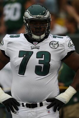 GREEN BAY, WI - SEPTEMBER 09:  Shawn Andrews #73 of the Philadelphia Eagles warms up before a game against the Green Bay Packers on September 9, 2007 at Lambeau Field in Green Bay, Wisconsin. The Packers defeated the Eagles 16-13. (Photo by Jonathan Danie