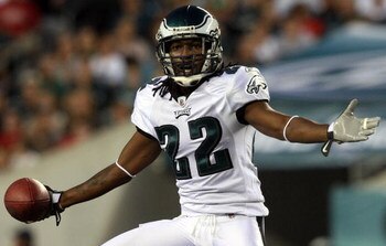 PHILADELPHIA - AUGUST 27:  Asante Samuel #22 of the Philadelphia Eagles reacts after a play against the Jacksonville Jaguars on August 27, 2009 at Lincoln Financial Field in Philadelphia, Pennsylvania.  (Photo by Jim McIsaac/Getty Images)