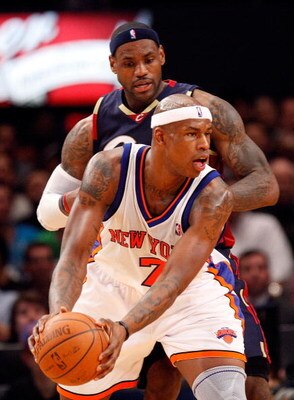 NEW YORK - FEBRUARY 04:  Al Harrington #7 of the New York Knicks goes up against LeBron James #23 of the Cleveland Cavaliers on February 4, 2009 at Madison Square Garden in New York City. NOTE TO USER: User expressly acknowledges and agrees that, by downl