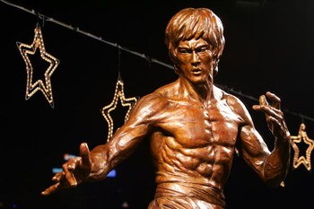 HONG KONG - NOVEMBER 27: A bronze statue of late martial arts legend and movie superstar Bruce Lee is seen after an unveiling ceremony at the Avenue of Stars on November 27, 2005 in Hong Kong, China. The ceremony is part of the Bruce Lee Festival to celeb