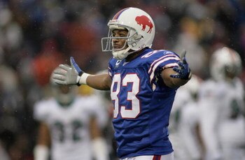 ORCHARD PARK, NY - DECEMBER 9: Lee Evans #83 of the Buffalo Bills celebrates during the game against the Miami Dolphins on December 9, 2007 at Ralph Wilson Stadium in Orchard Park, New York. (Photo by Rick Stewart/Getty Images)