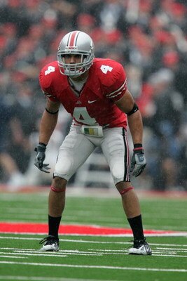 COLUMBUS, OH - SEPTEMBER 8:  Kurt Coleman #4 of the Ohio State Buckeyes lines up for a play during the game against the Akron Zips at Ohio Stadium on September 8, 2007 in Columbus, Ohio. Ohio State won 20-2. (Photo by David Maxwell/Getty Images)