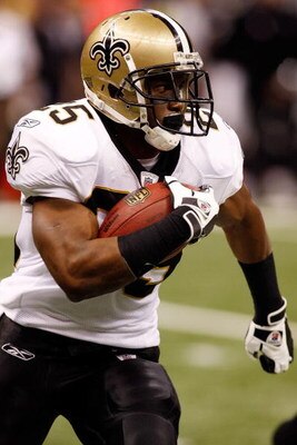 NEW ORLEANS - OCTOBER 12:  Reggie Bush #25 of the New Orleans Saints runs with the ball during their NFL game against the Oakland Raiders on October 12, 2008 at the Superdome in New Orleans, Louisiana. The Saints defeated the Raiders 34-3.  (Photo by Chri