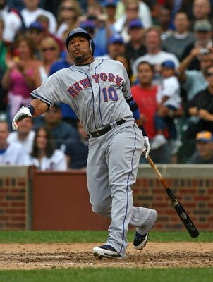 CHICAGO - AUGUST 28: Gary Sheffield #10 of the New York Mets strikes out to end a game against the Chicago Cubs on August 28, 2009 at Wrigley Field in Chicago, Illinois. The Cubs defeated the Mets 5-2. (Photo by Jonathan Daniel/Getty Images) 