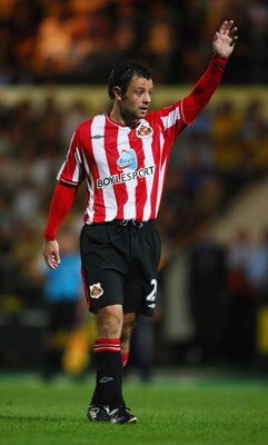 NORWICH, ENGLAND - AUGUST 24:  Andy Reid of Sunderland looks on during the Carling Cup match between Norwich City and Sunderland at Carrow Road on August 24, 2009 in Norwich, England.  (Photo by Jamie McDonald/Getty Images)