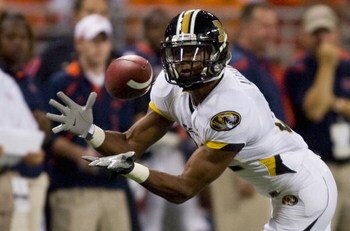 ST. LOUIS, MO - SEPTEMBER 5: Danario Alexander #81 of the University of Missouri Tigers hauls in a pass against the University of Illinois Fighting Illini during the State Farm Arch Rivalry on September 5, 2009 at the Edward Jones Dome in St. Louis, Misso