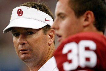 ARLINGTON, TX - SEPTEMBER 05:  Head coach Bob Stoops of the Oklahoma Sooners before a game against the Brigham Young Cougars at Cowboys Stadium on September 5, 2009 in Arlington, Texas.  (Photo by Ronald Martinez/Getty Images)