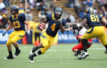 BERKELEY, CA - SEPTEMBER 12: Jahvid Best #4 of the California Golden Bears runs against the Eastern Washington Eagles at Memorial Stadium on September 12, 2009 in Berkeley, California. (Photo by Jed Jacobsohn/Getty Images)