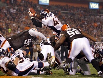 CLEVELAND - NOVEMBER 06:  Ryan Torain #42 of the Denver Broncos scores a touchdown against the Cleveland Browns during the first quarter of their NFL game at Cleveland Browns Stadium November 6, 2008 in Cleveland, Ohio.  (Photo by Matt Sullivan/Getty Imag