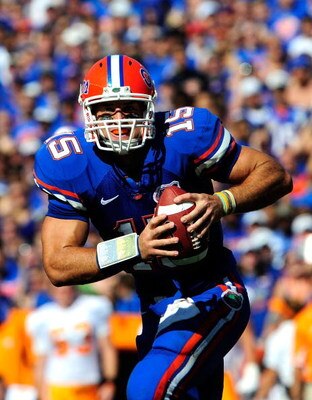 GAINESVILLE, FL - SEPTEMBER 19:  Tim Tebow #15 of the Florida Gators scrambles for yardage during the game against the Tennessee Volunteers at Ben Hill Griffin Stadium on September 19, 2009 in Gainesville, Florida.  (Photo by Sam Greenwood/Getty Images)