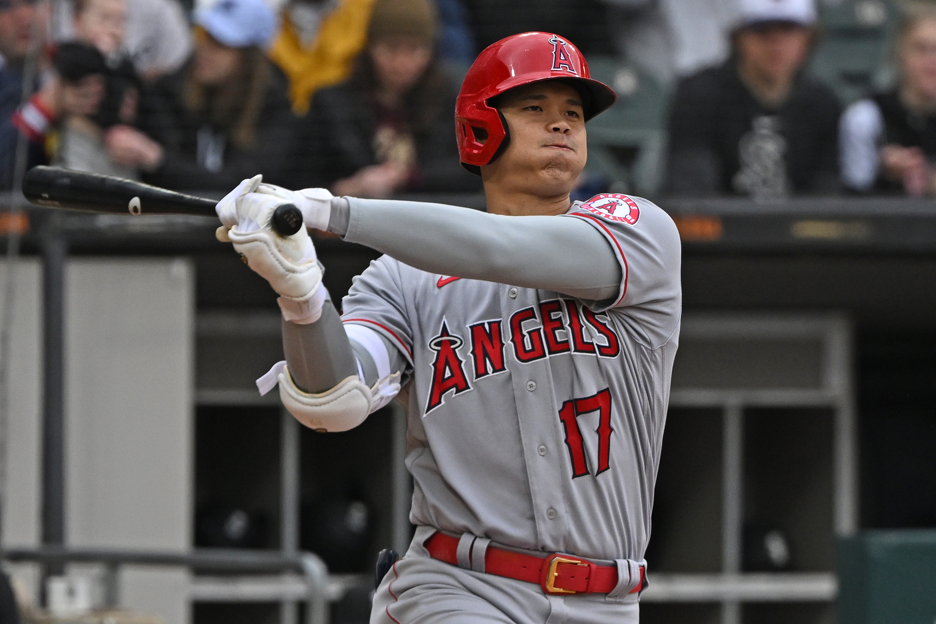 Trout HR, Lorenzen, Angels hold off Chisox; DH Ohtani exits