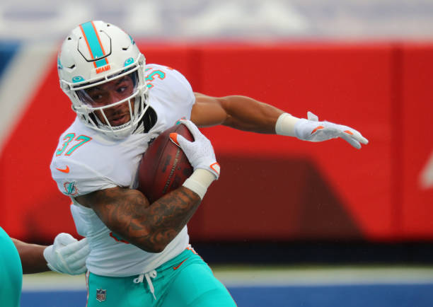 Dolphins' Myles Gaskin, Salvon Ahmed activated off COVID list